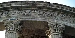 Деталь фриза храма Весты в Тиволи. Конец II в. до н. э.