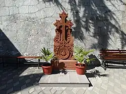 Хачкар во дворе церкви