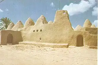 Вид на мечеть Атик.