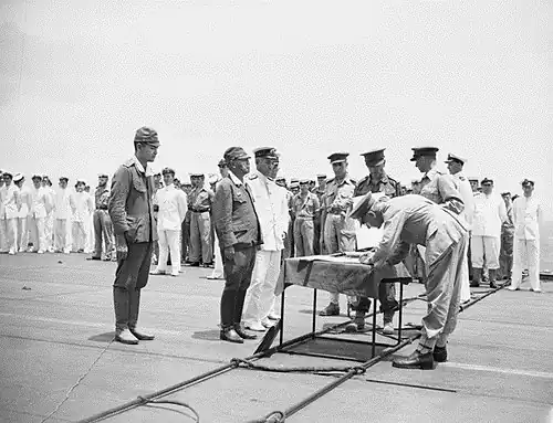 Расписывается Стэрди