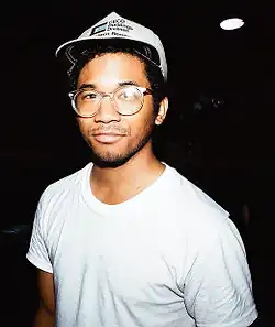 Toro y Moi имеет афроамериканское и филиппинское происхождение.