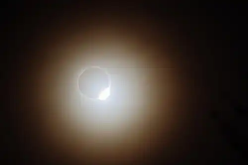 Бриллиантовое кольцо во время полного затмения в Огайо