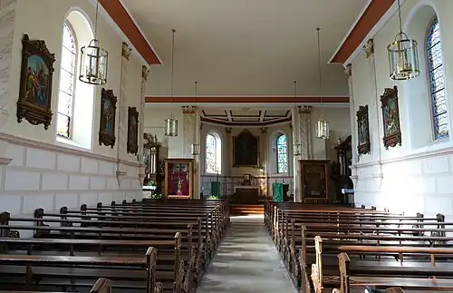 Интерьер, вид на алтарь