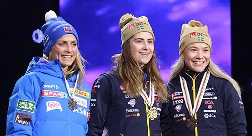 Лыжницы. Призёры в скиатлоне.