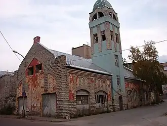 Бывшее пожарное депо целлюлозно--бумажной фабрики в 2002 году