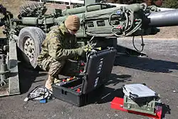 Диагностика и замена бортового компьютера гаубицы M777А2 в полевых условиях