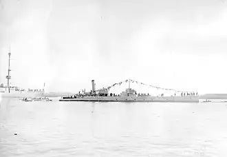 USS S-5 (SS-110) после спуска на воду. Военно-морская верфь «Портсмут», Киттери. 10 ноября 1919 года.