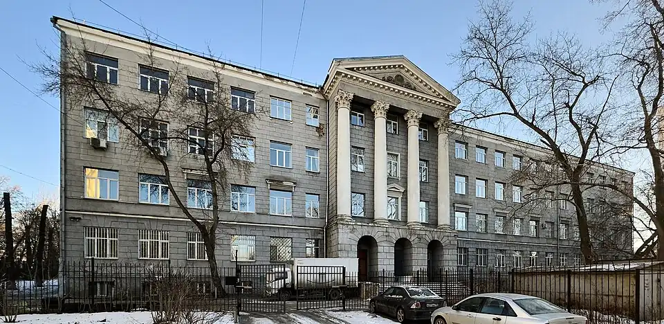 Южный фасад с портиком