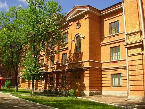 Фрагмент фасада театра со стороны ул. Пушкина