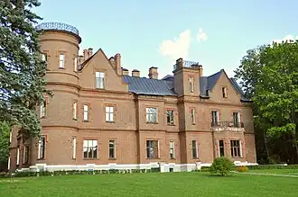 Усадьба в посёлке им. Герцена крупным планом