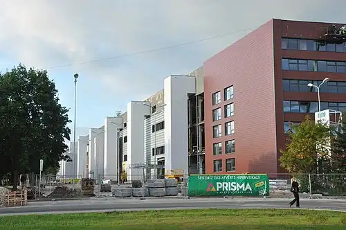 Реконструкция заводского цеха в гипермаркет