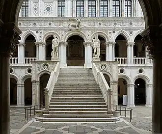 Лестница гигантов. 1483—1498