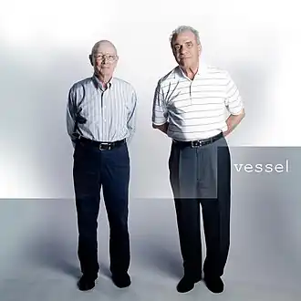 Обложка альбома Twenty One Pilots «Vessel» (2013)