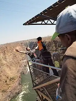 Бейсджампинг с моста, 2009 год