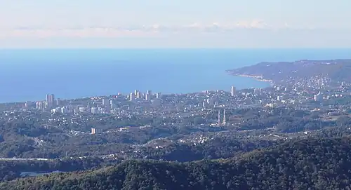 Вид на Центральную часть Сочи со смотровой башни на горе Ахун