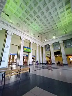 Интерьер вокзала, 2021