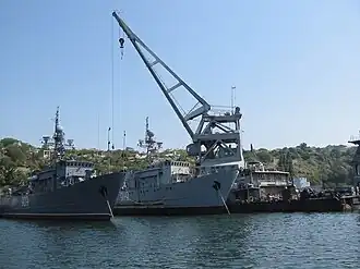 Морские тральщики пр.266М "Аквамарин" Вице-адмирал Жуков (909) и Снайпер (919) в Севастополе