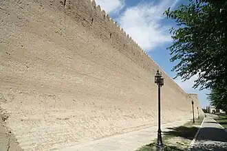 Крепостная стена цитадели