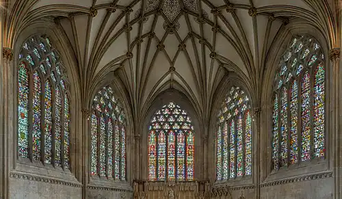 Витражи капеллы Девы