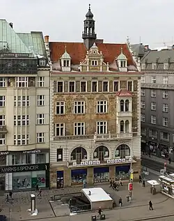 Вилув дом на Вацлавской площади. в Праге (декоративный сграффито)