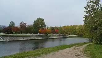 Парк на острове Юность