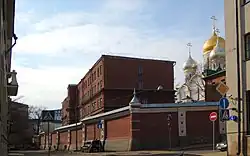 Вид на переулок и Зачатьевский монастырь