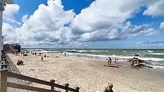 Пляж во время штормового ветра