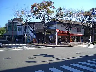 Западный выход из здания станции