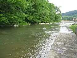 Река в посёлке Ждениево летом 2016 года