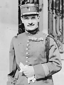 Зиновий Пешков в мундире майора французской армии в 1926&nbsp;году