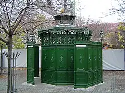 Кафе Achteck, Берлин, переоборудованное под мужской и женский туалет